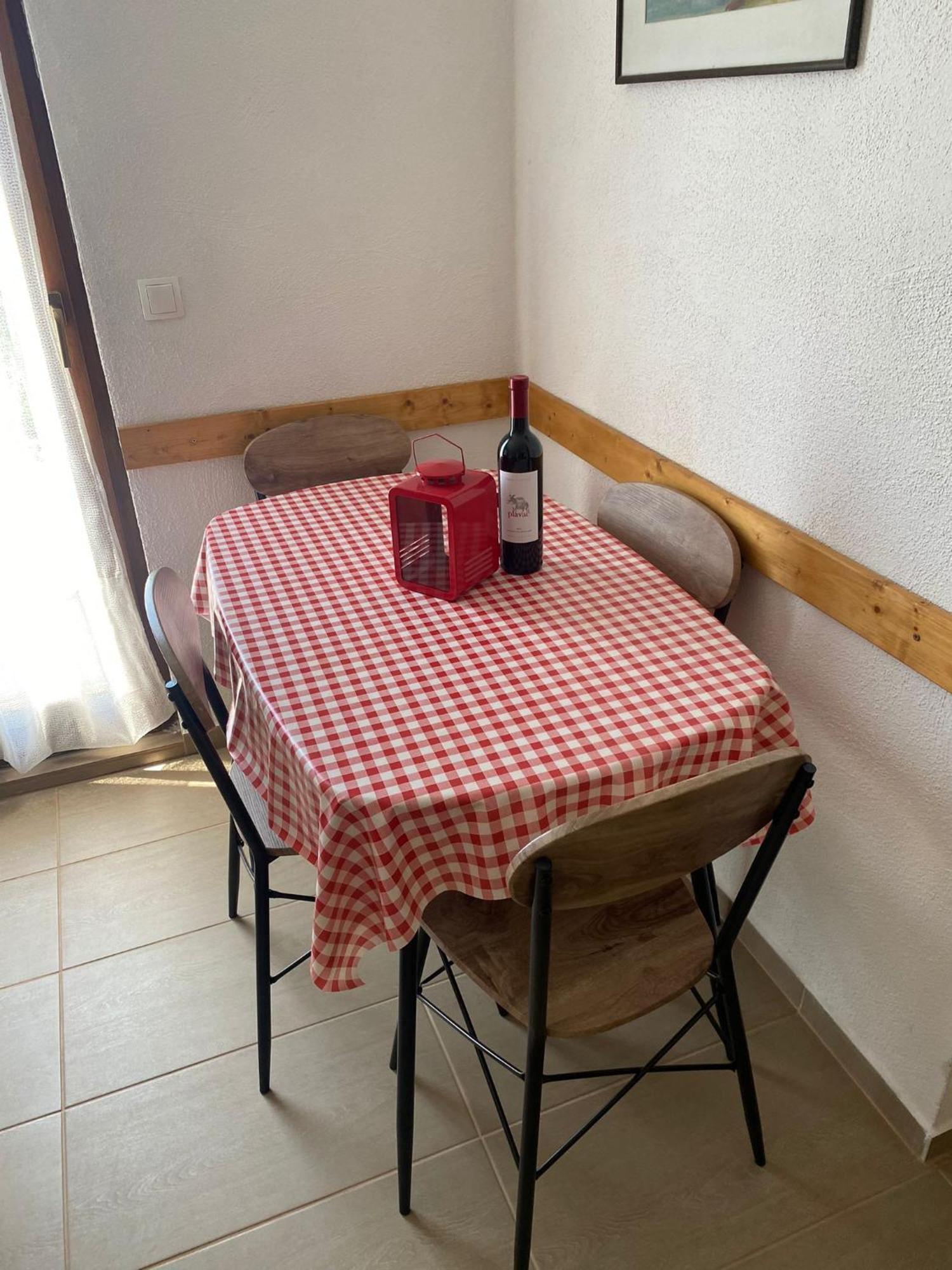 Apartmani Anka Gornji Karin Esterno foto