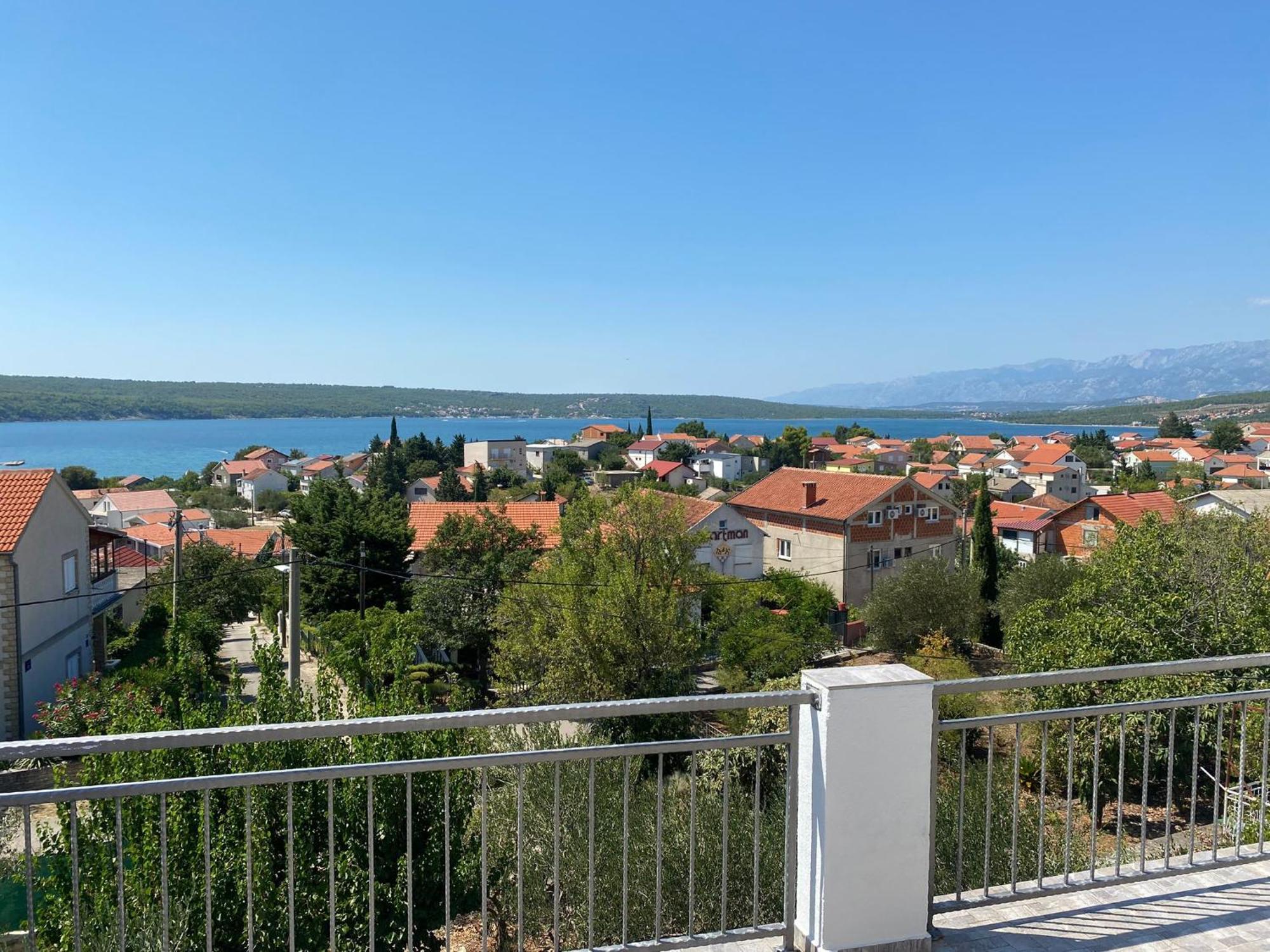 Apartmani Anka Gornji Karin Esterno foto