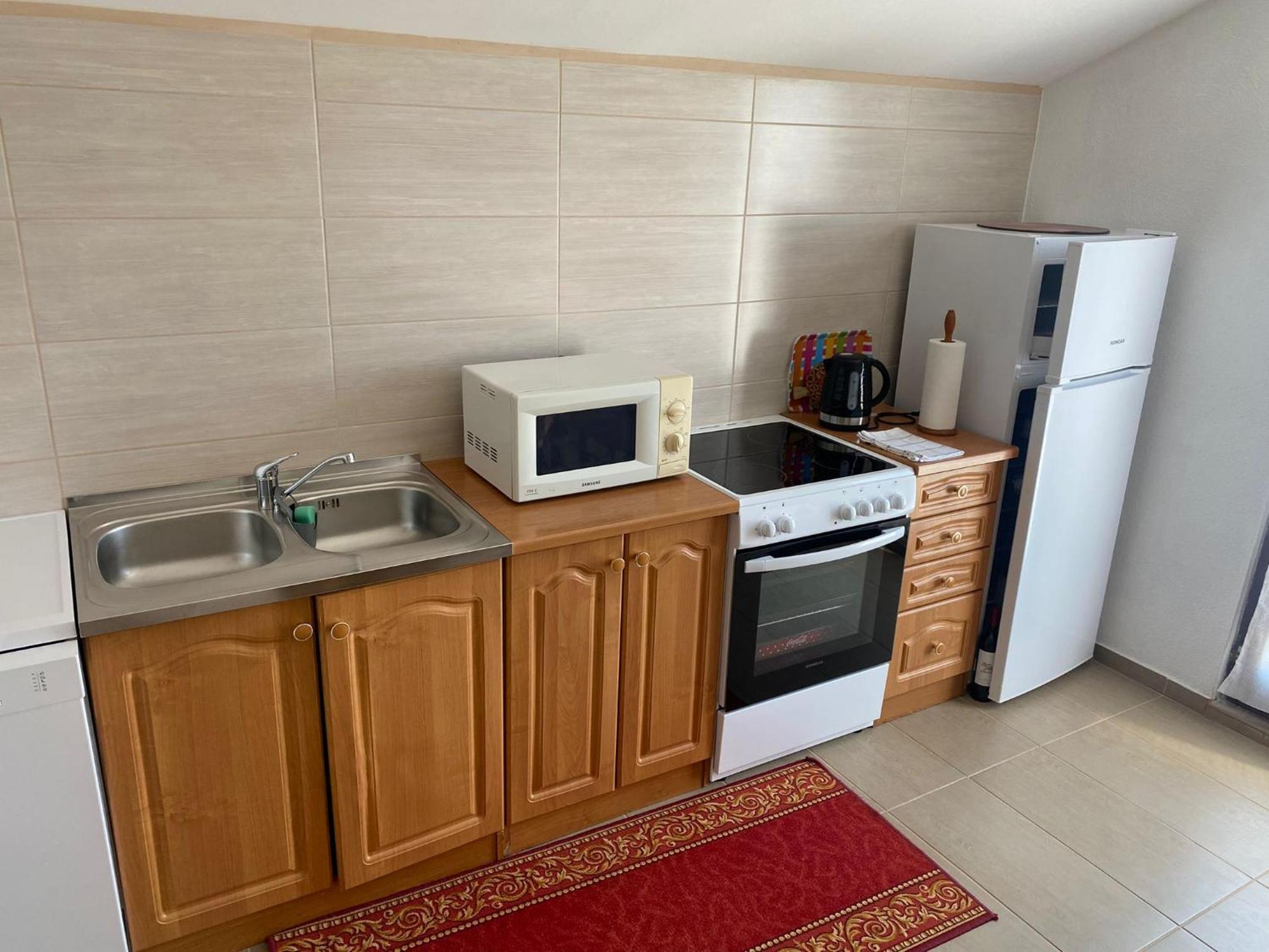 Apartmani Anka Gornji Karin Esterno foto